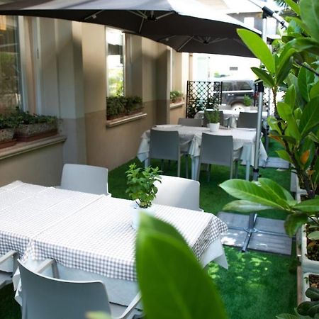 Hotel San Gottardo Riccione Exteriör bild